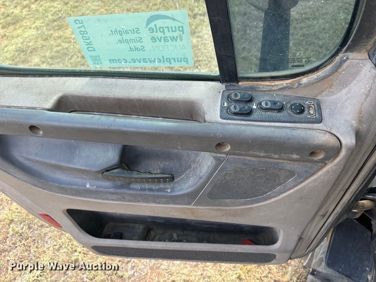 image for item DK6875 2012 Freightliner Cascadia 125DC semi truck