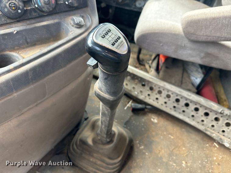 image for item DK6875 2012 Freightliner Cascadia 125DC semi truck