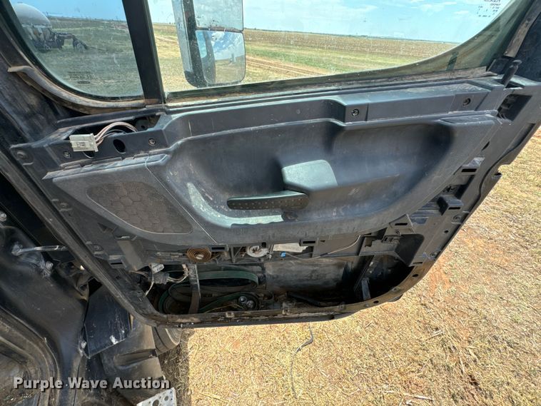 image for item DK6875 2012 Freightliner Cascadia 125DC semi truck