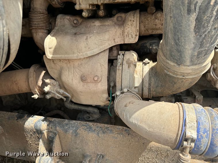 image for item DK6875 2012 Freightliner Cascadia 125DC semi truck