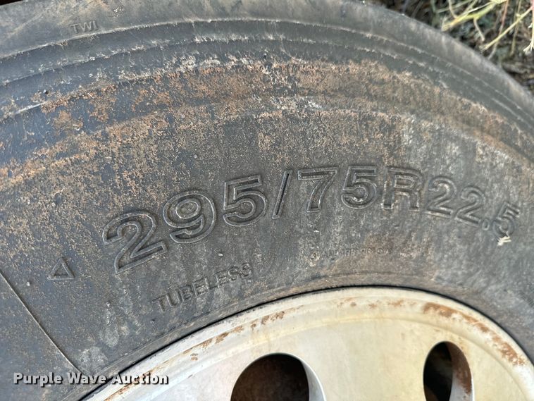 image for item DK6875 2012 Freightliner Cascadia 125DC semi truck