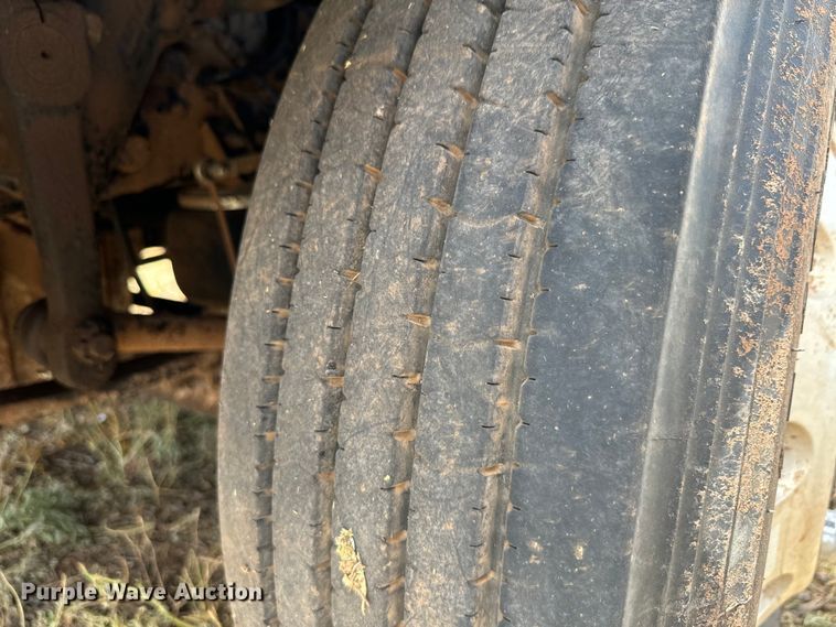 image for item DK6875 2012 Freightliner Cascadia 125DC semi truck