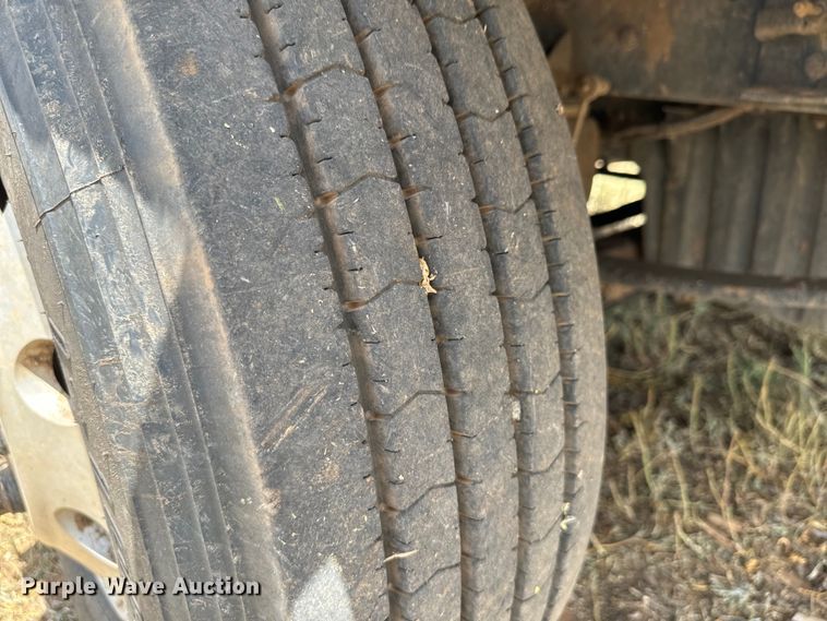 image for item DK6875 2012 Freightliner Cascadia 125DC semi truck