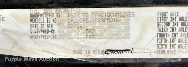 image for item DK6875 2012 Freightliner Cascadia 125DC semi truck