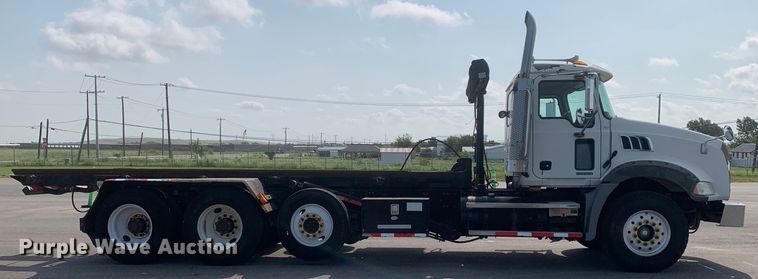 image for item DM7938 2007 Mack CT713 roll-off container truck