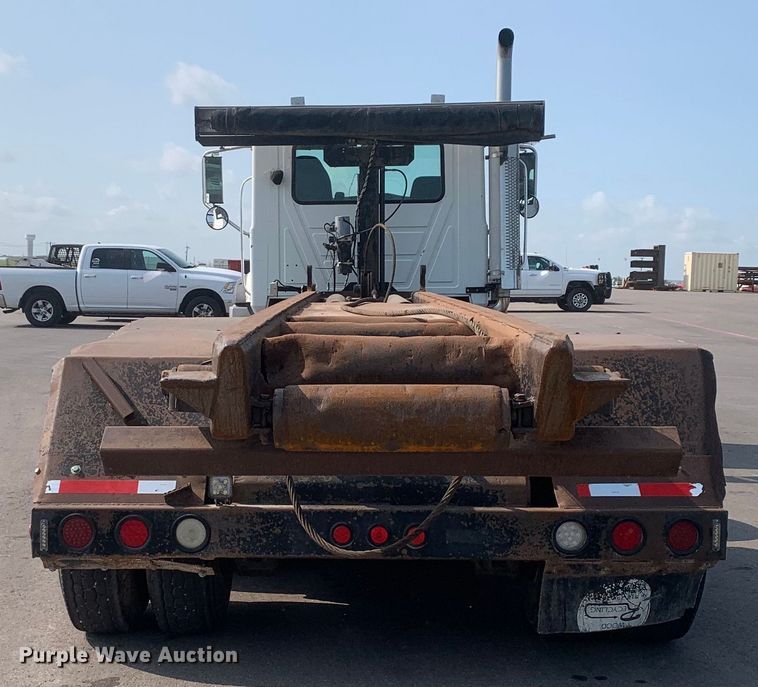 image for item DM7938 2007 Mack CT713 roll-off container truck