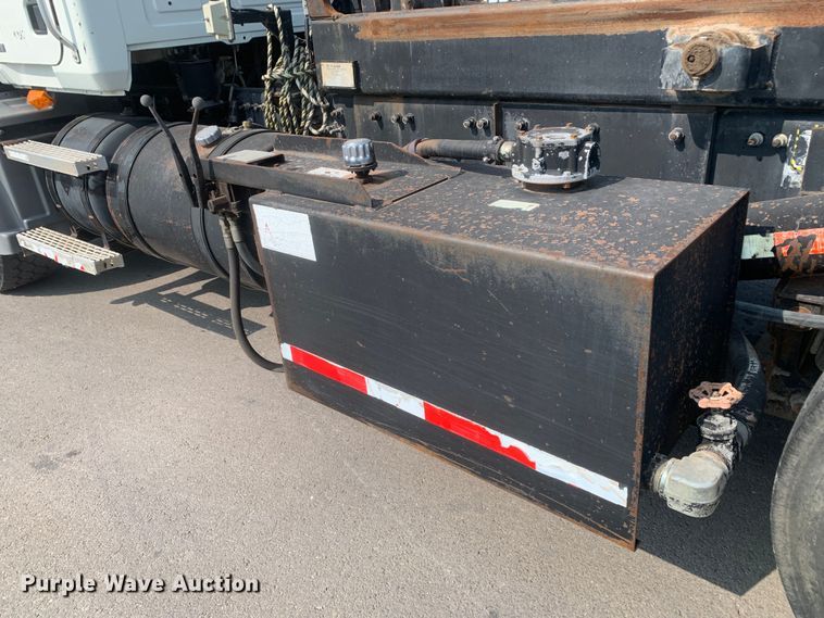 image for item DM7938 2007 Mack CT713 roll-off container truck