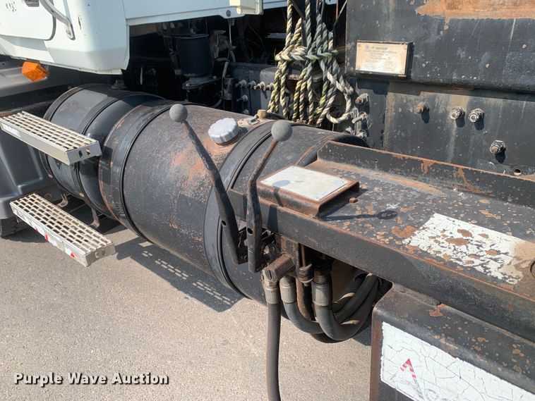 image for item DM7938 2007 Mack CT713 roll-off container truck