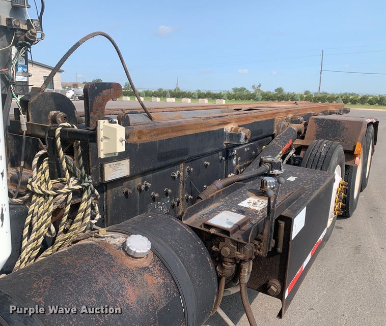 image for item DM7938 2007 Mack CT713 roll-off container truck