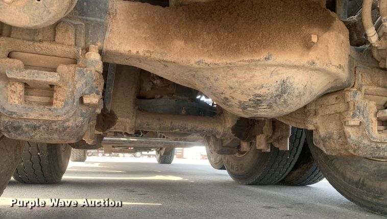 image for item DM7938 2007 Mack CT713 roll-off container truck