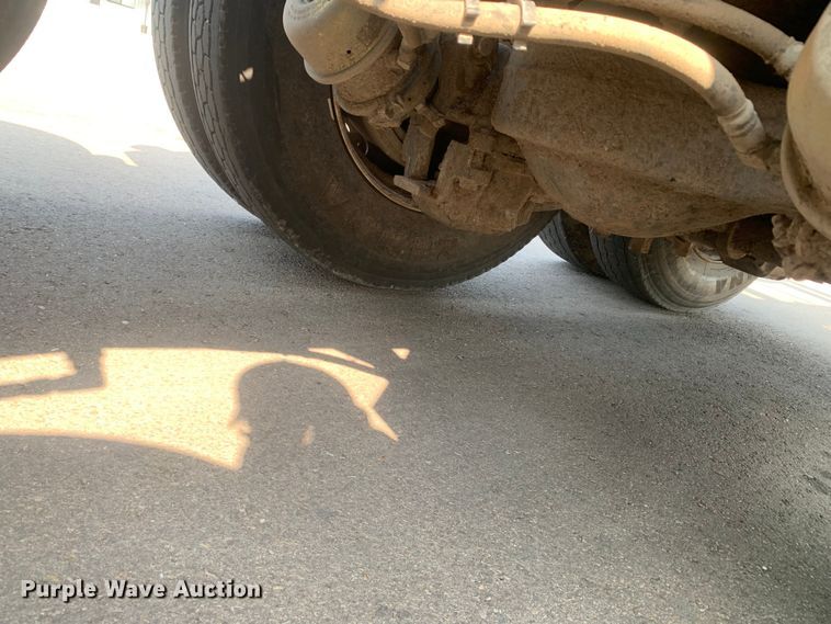 image for item DM7938 2007 Mack CT713 roll-off container truck