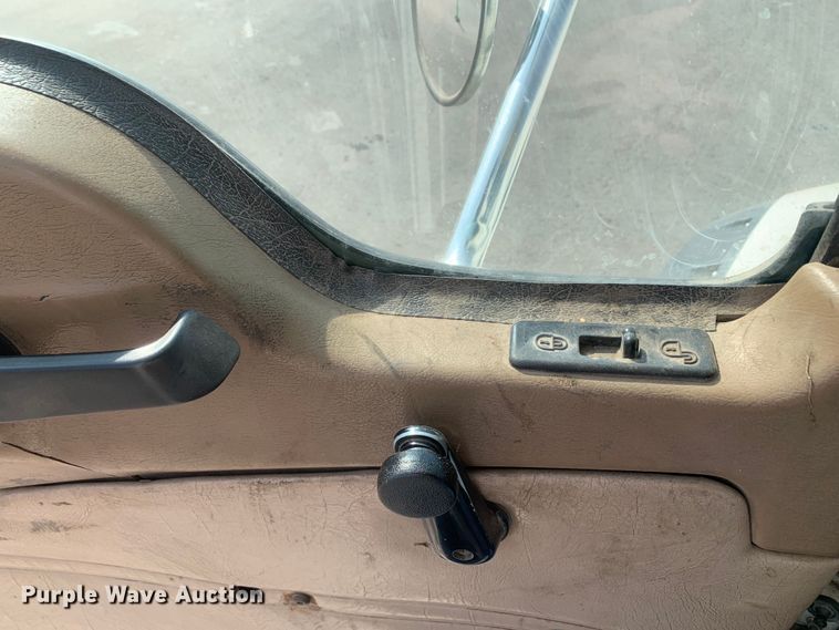 image for item DM7938 2007 Mack CT713 roll-off container truck