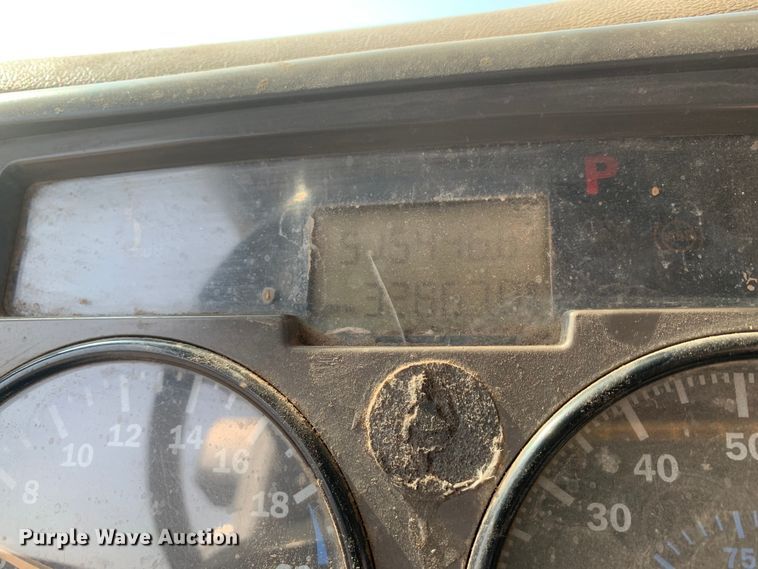 image for item DM7938 2007 Mack CT713 roll-off container truck