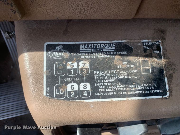 image for item DM7938 2007 Mack CT713 roll-off container truck