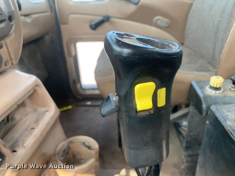 image for item DM7938 2007 Mack CT713 roll-off container truck