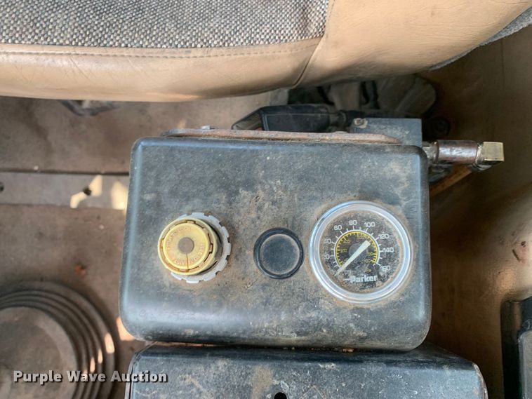 image for item DM7938 2007 Mack CT713 roll-off container truck