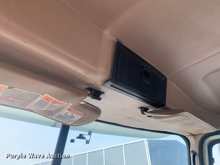 image for item DM7938 2007 Mack CT713 roll-off container truck