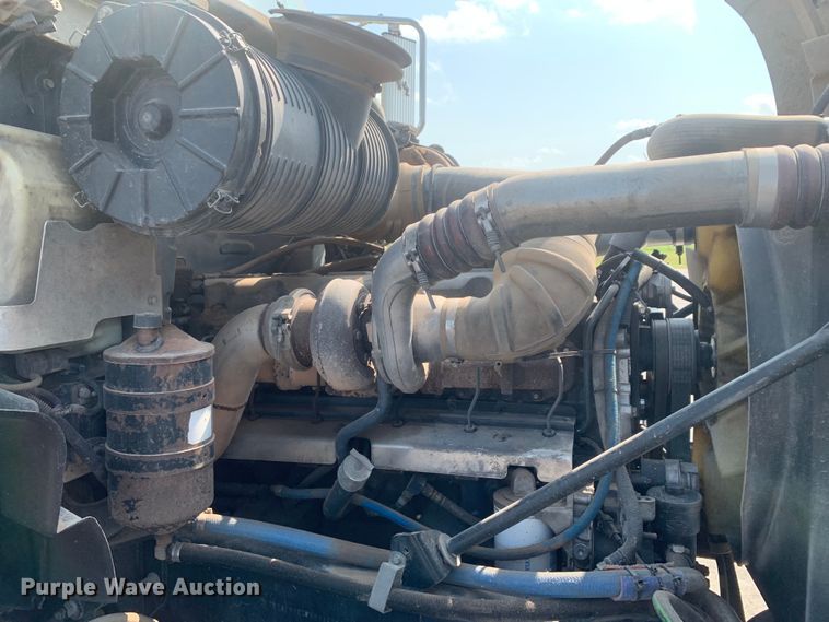 image for item DM7938 2007 Mack CT713 roll-off container truck