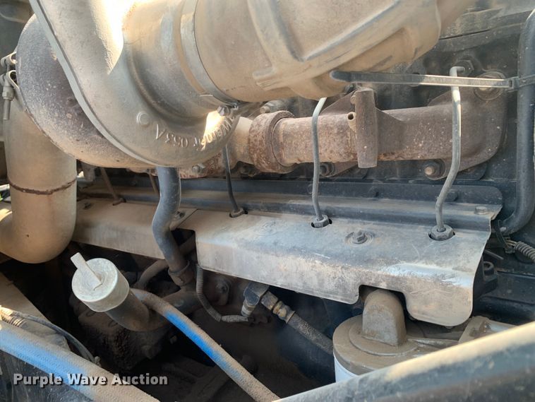 image for item DM7938 2007 Mack CT713 roll-off container truck