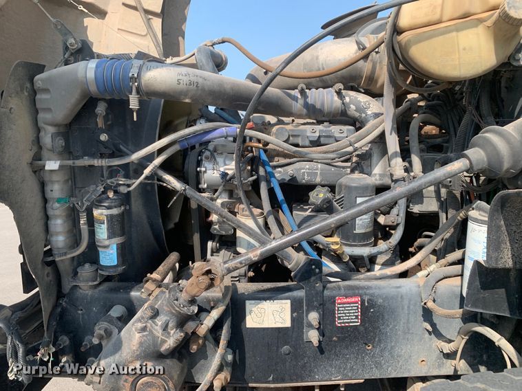 image for item DM7938 2007 Mack CT713 roll-off container truck