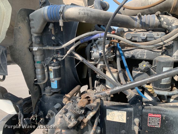 image for item DM7938 2007 Mack CT713 roll-off container truck