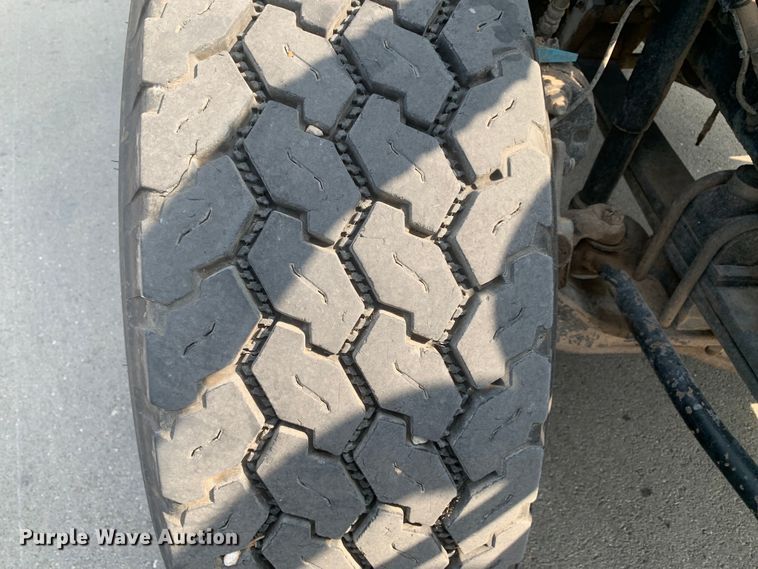 image for item DM7938 2007 Mack CT713 roll-off container truck