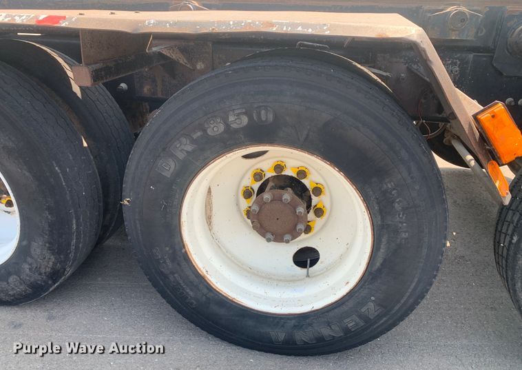 image for item DM7938 2007 Mack CT713 roll-off container truck