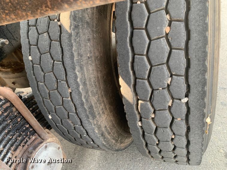 image for item DM7938 2007 Mack CT713 roll-off container truck