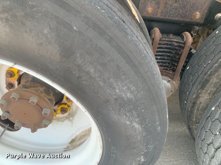 image for item DM7938 2007 Mack CT713 roll-off container truck