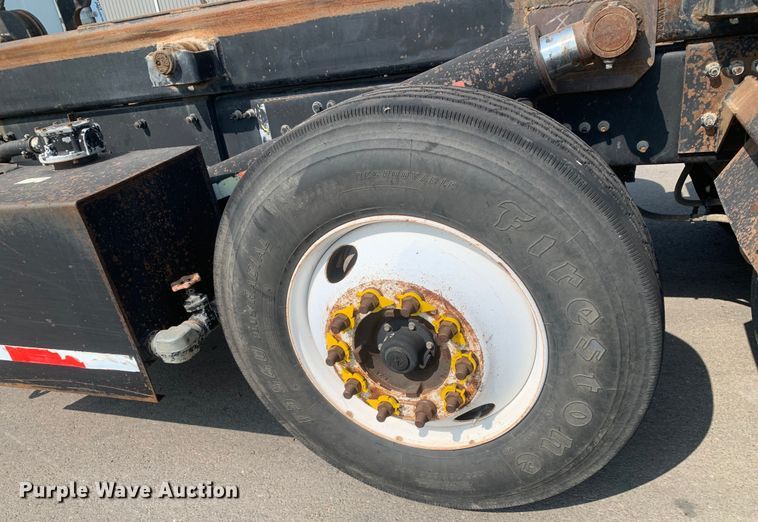 image for item DM7938 2007 Mack CT713 roll-off container truck