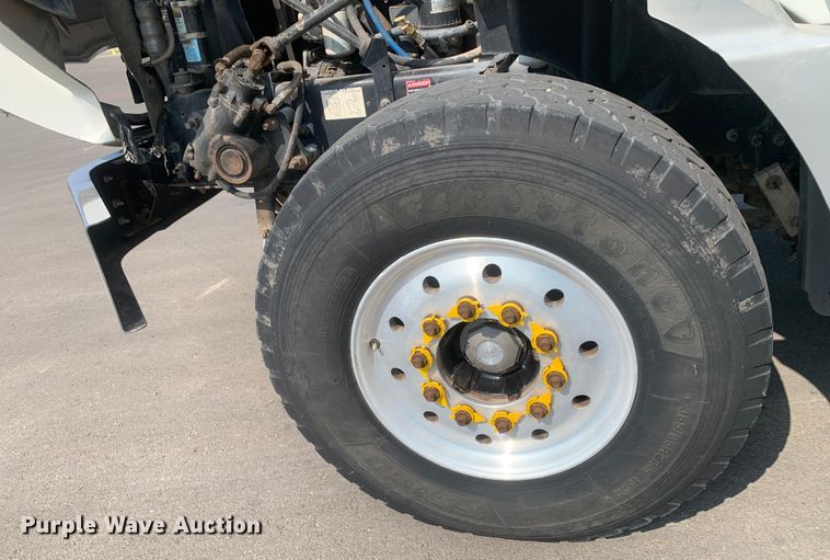 image for item DM7938 2007 Mack CT713 roll-off container truck