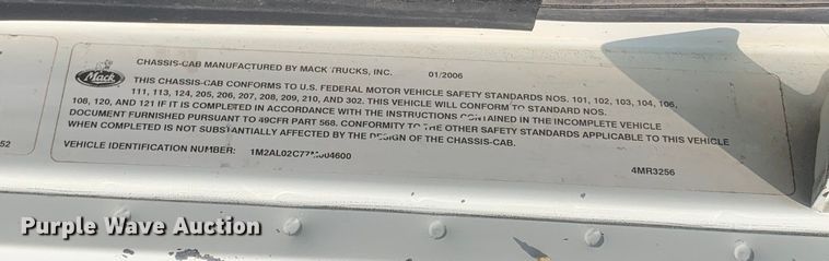 image for item DM7938 2007 Mack CT713 roll-off container truck