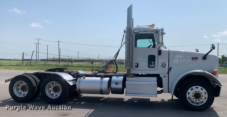 image for item DM7939 2016 Peterbilt 367 semi truck