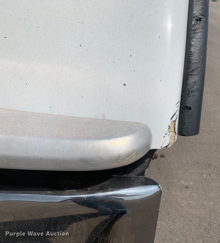 image for item DM7939 2016 Peterbilt 367 semi truck