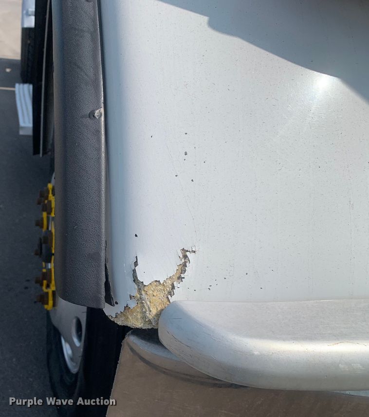 image for item DM7939 2016 Peterbilt 367 semi truck