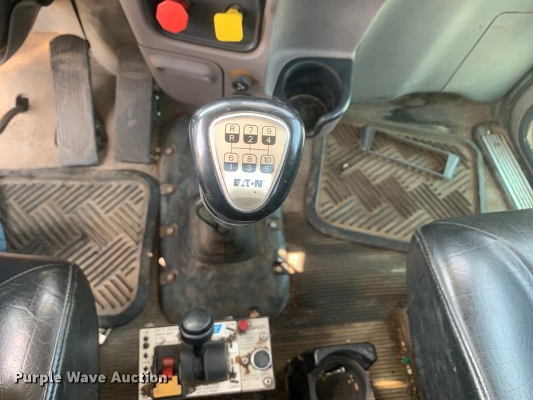 image for item DM7939 2016 Peterbilt 367 semi truck