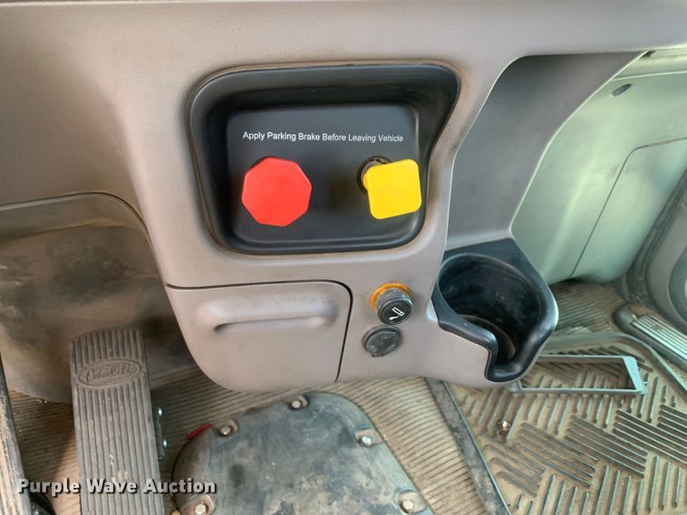 image for item DM7939 2016 Peterbilt 367 semi truck