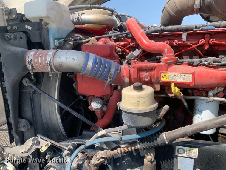 image for item DM7939 2016 Peterbilt 367 semi truck