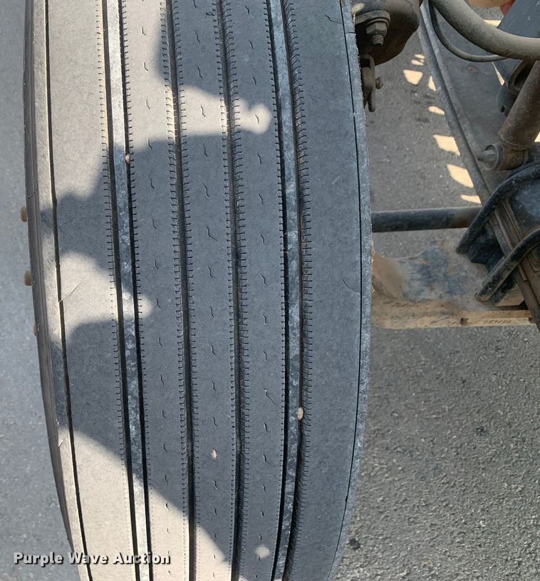 image for item DM7939 2016 Peterbilt 367 semi truck