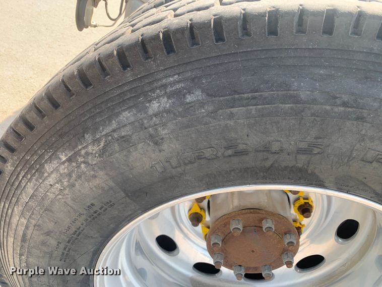 image for item DM7939 2016 Peterbilt 367 semi truck