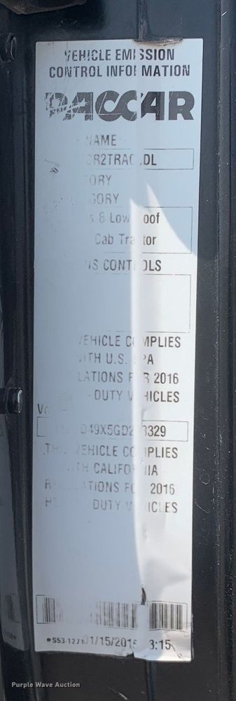 image for item DM7939 2016 Peterbilt 367 semi truck