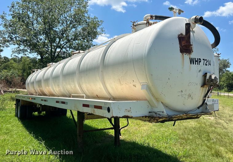 image for item DO6552 2009 Troxell Trailers  vacuum trailer