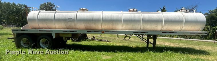 image for item DO6552 2009 Troxell Trailers  vacuum trailer