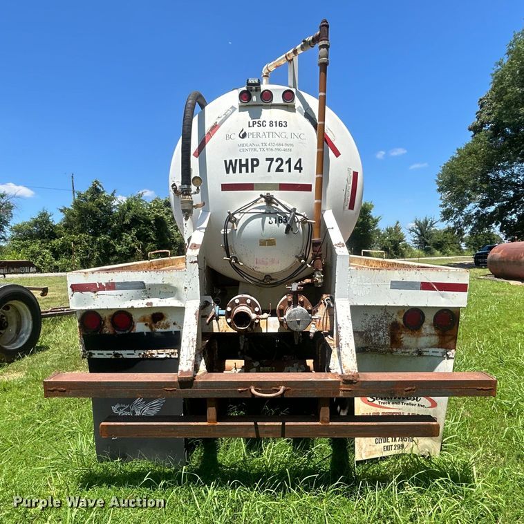 image for item DO6552 2009 Troxell Trailers  vacuum trailer