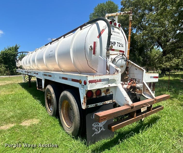 image for item DO6552 2009 Troxell Trailers  vacuum trailer