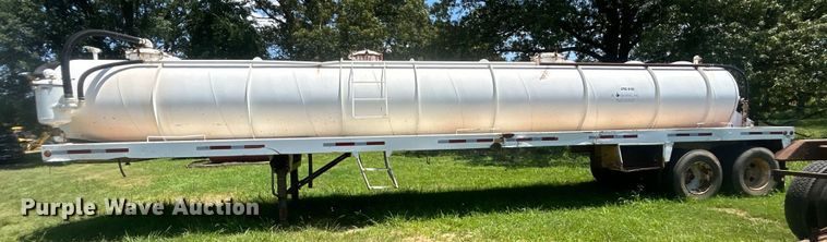 image for item DO6552 2009 Troxell Trailers  vacuum trailer