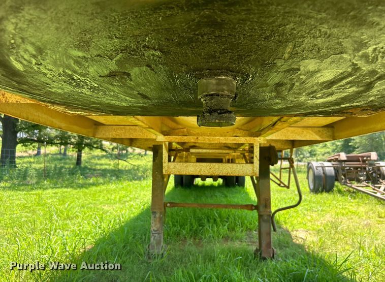 image for item DO6552 2009 Troxell Trailers  vacuum trailer