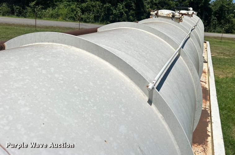 image for item DO6552 2009 Troxell Trailers  vacuum trailer