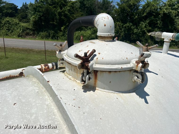 image for item DO6552 2009 Troxell Trailers  vacuum trailer