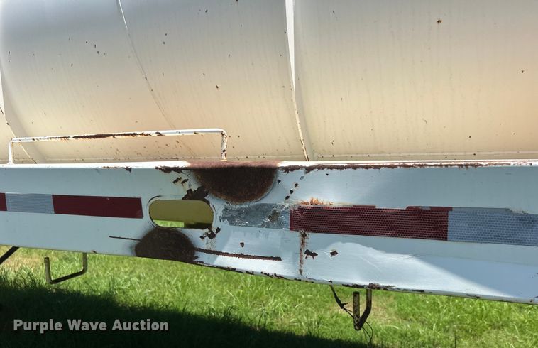 image for item DO6552 2009 Troxell Trailers  vacuum trailer